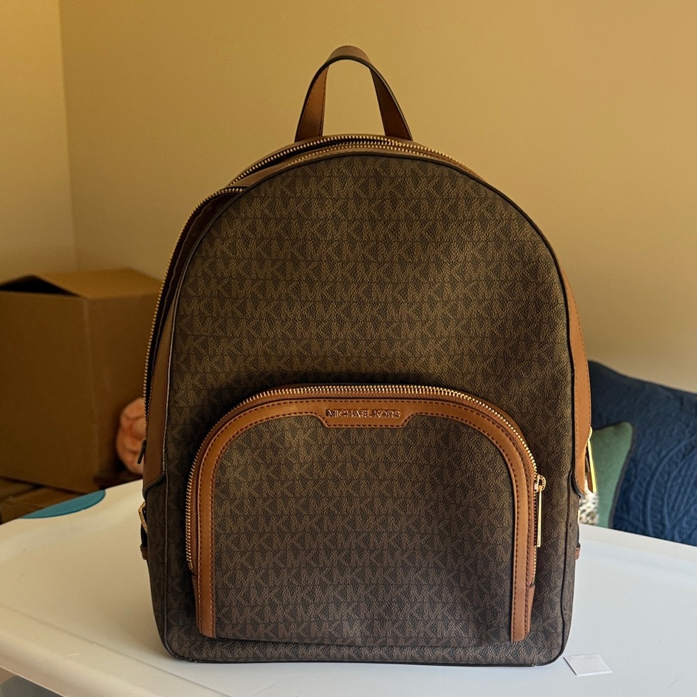 Michael Kors Jaycee Medium Logo Backpack